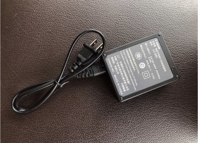 😀 แท่นชาร์จ Battery LC-E8C , LC-E8E ใช้กับกล้องรุ่น EOS 550D 600D 650D 700D EOS Rebel T2i T3i T4i T5i EOS Kiss X4 X5 C6i รูปที่ 4