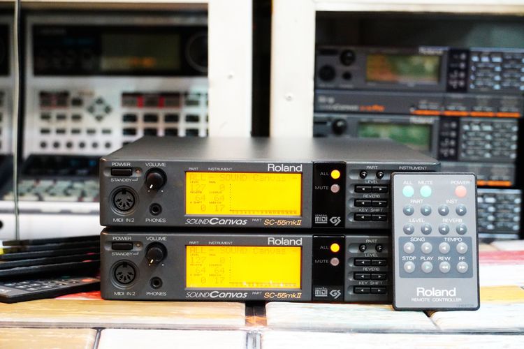 แถมรีโมท Roland SC-55mkII (JAPAN) ซาวด์แคนวาสโรแรนด์ เน้นเพลงแนวลูกทุ่งเก่าๆ เสียงหวานบาดใจ ซาวด์ฟอนต์หรือกล่องแยกไลน์ ยังไงเสียงก็สู้ซาวด์โ รูปที่ 3