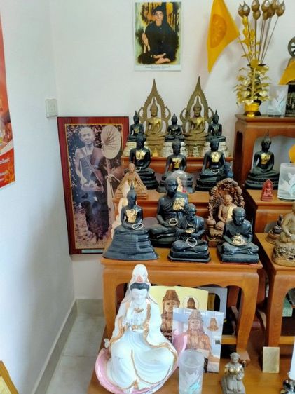 ขายพระบูชาและเหรียญพระเกจิต่างๆ ขายยกเหมา เฉพาะพระทั้งหมด 120,000 บาท รูปที่ 3