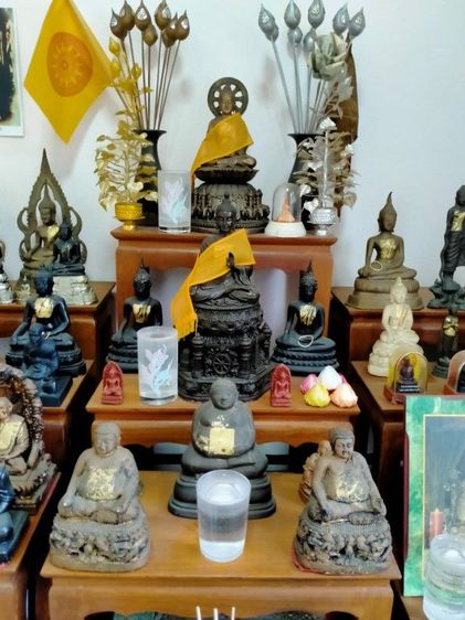 ขายพระบูชาและเหรียญพระเกจิต่างๆ ขายยกเหมา เฉพาะพระทั้งหมด 120,000 บาท รูปที่ 4