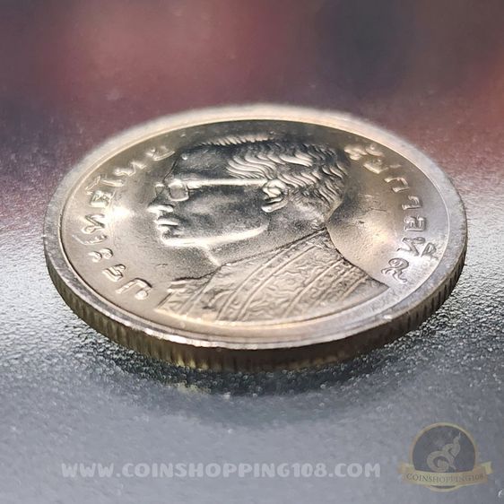 ชุด 2 เหรียญ 1 บาท 2520 หลังเรือพระที่นั่งสุพรรณหงส์ ภู่สั้น - ภู่ยาว พ.ศ.2520 ไม่ผ่านใช้ รูปที่ 8