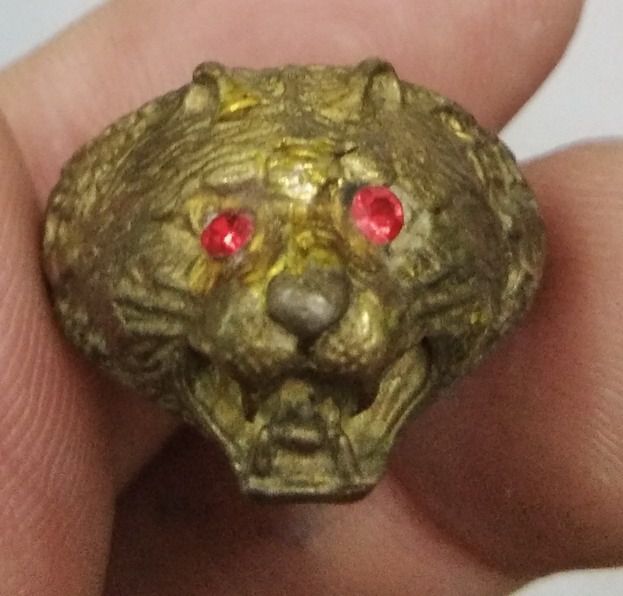 7217-แหวนหัวเสือตาแดง เนื้อทองเหลืองเก่า ขนาดเส้นผ่าศูนย์กลางประมาณ 18 มม รูปที่ 11