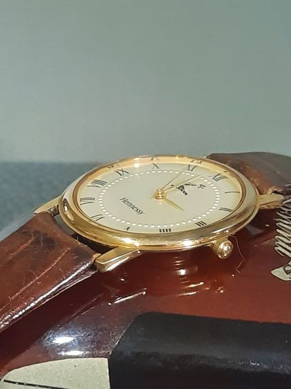 ขอขายนาฬิกาขอมือแบรนด์เนมของยี่ห้อ Hennessy เคลือบทอง 18K รหัส Y295-1521 Japan movt. quartz.ใช้ถ่านเดินตรงสภาพไม่มีเสีย รูปที่ 4