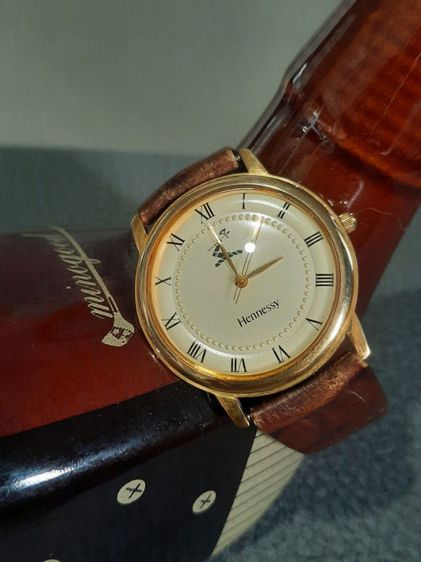 ขอขายนาฬิกาขอมือแบรนด์เนมของยี่ห้อ Hennessy เคลือบทอง 18K รหัส Y295-1521 Japan movt. quartz.ใช้ถ่านเดินตรงสภาพไม่มีเสีย รูปที่ 6