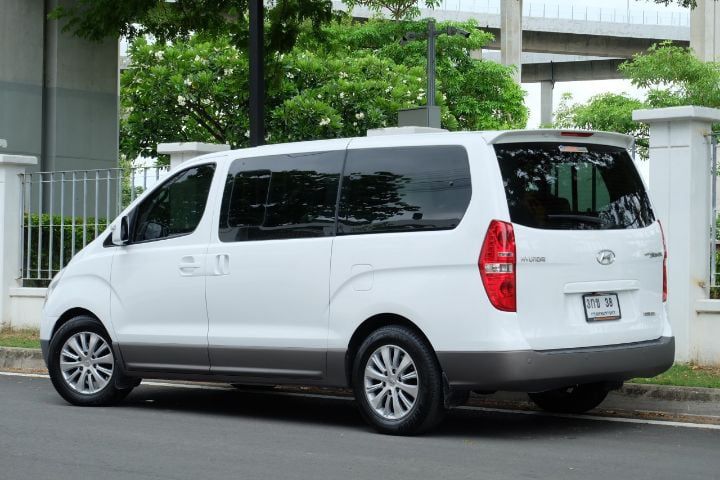 Hyundai Grand Starex 2014 2.5 Premium Van ดีเซล ไม่ติดแก๊ส เกียร์อัตโนมัติ ขาว