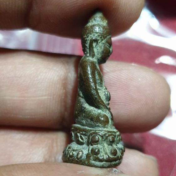 พระกริ่งธรรมมงคล41รุ่น หมดหนี้ หลวงพ่อวิริยังค์ วัดธรรมมงคล กทม.ปี2541
สภาพสวยคลาสสิคผิวหิ้ง ไม่ผ่านการใช้ รับประกันพระแท้ 
 รูปที่ 3