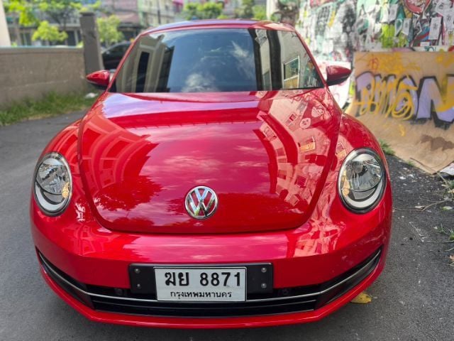 รถ Volkswagen New Beetle 2.0 สี แดง