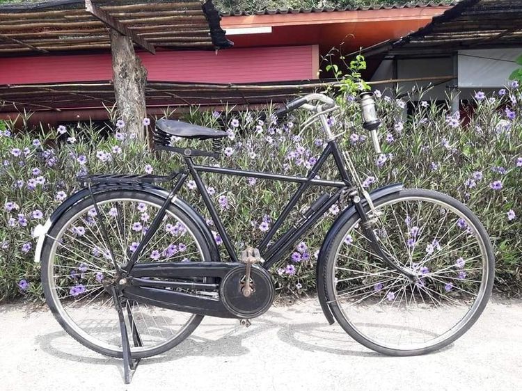 จักรยานโบราณคานไข้ว xเฟรม งานทำใหม่ ทรงแบบโบราณทรงสวย สภาพตามรูป รถขี่เล่นปั่นได้ลื่นดี เบรคใช้ได้ ร
