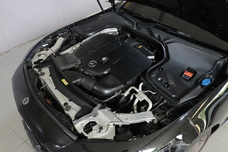 Mercedes-Benz CLS-Class 2018 CLS300 Sedan ดีเซล ไม่ติดแก๊ส เกียร์อัตโนมัติ ดำ รูปที่ 2