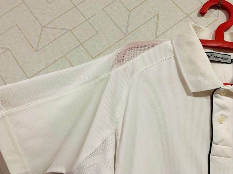 เสื้อโปโล TOURSTAGE แท้ 💯 size M ขนาด อก 21 ยาว 27 นิ้ว สภาพใหม่มาก สีขาวทรงสวย เนื้อผ้าดีมาก หายากน่าสะสมครับ รูปที่ 2