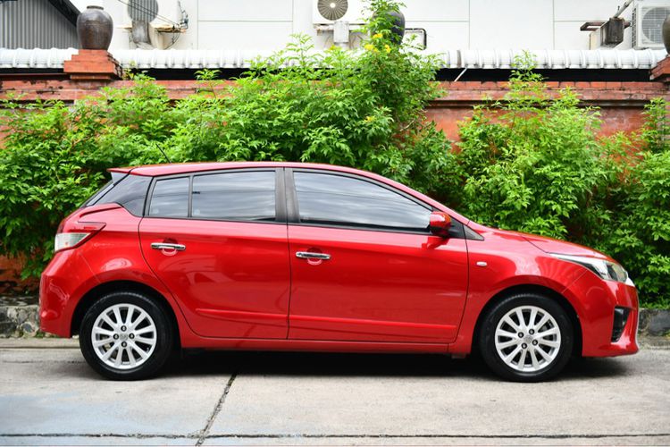Toyota Yaris 2014 1.2 E Sedan เบนซิน ไม่ติดแก๊ส เกียร์อัตโนมัติ แดง รูปที่ 3