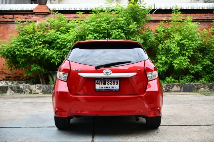 Toyota Yaris 2014 1.2 E Sedan เบนซิน ไม่ติดแก๊ส เกียร์อัตโนมัติ แดง รูปที่ 4