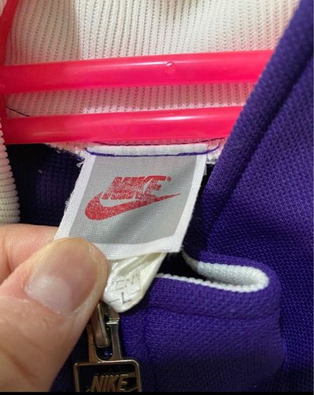 เสื้อวอร์มสีม่วง แบรนด์ Nike vintage  รูปที่ 4