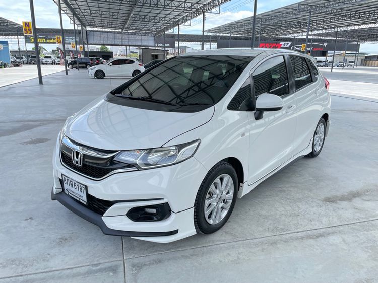 Honda Jazz 2019 1.5 V Plus i-VTEC Sedan เบนซิน ไม่ติดแก๊ส เกียร์อัตโนมัติ ขาว