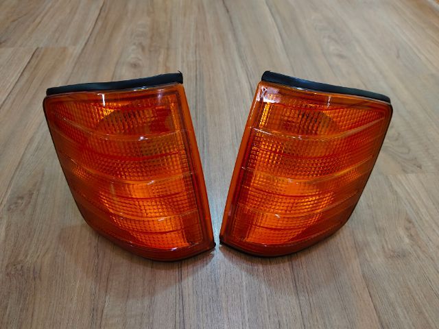 ไฟเลี้ยวคู่หน้า Benz 190E แบบสีส้ม ของใหม่ ของแท้ ไม่มีผลิตแล้ว  รูปที่ 2