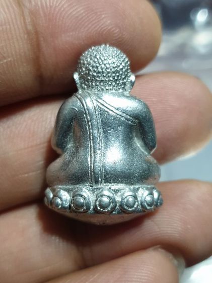 รูปหล่อลอยองค์พระสังกัจจายน์ เจ้าสัวเงินล้าน เนื้อแร่เงินล้าน รุ่นเจ้าสัวเงินล้าน พ่อท่านพรหม ธมธิโร วัดพลานุภาพ จ.ปัตตานี ปี 2554

เหรียญ รูปที่ 3