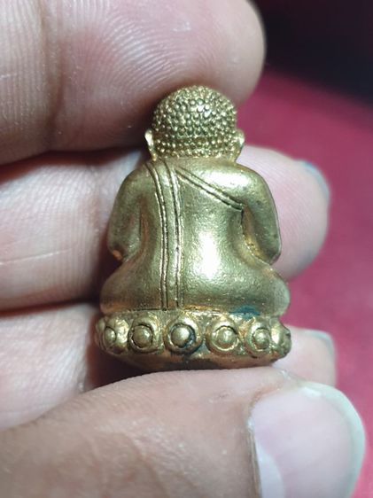 รูปหล่อลอยองค์พระสังกัจจายน์ เจ้าสัวเงินล้าน เนื้อ ทองฝาบาตร รุ่นเจ้าสัวเงินล้าน พ่อท่านพรหม ธมธิโร วัดพลานุภาพ จ.ปัตตานี ปี 2554

เหรียญ รูปที่ 4