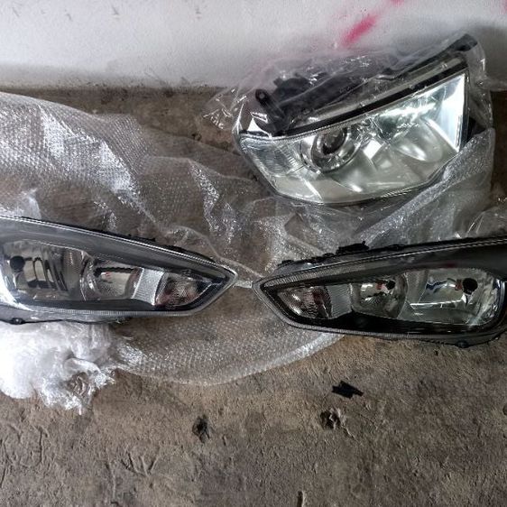 ไฟหน้า โฟกัส รูปที่ 2