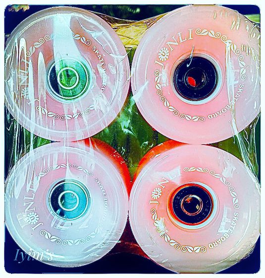 ล้อSurfskateมีไฟ สีชมพู่ พร้อมลูกปืนแบร์ริ่ง11 ขนาด65 51 รูปที่ 4