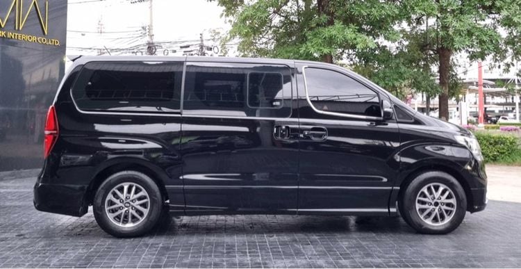 Hyundai H-1  2019 2.5 Deluxe Van ดีเซล เกียร์อัตโนมัติ ดำ รูปที่ 4