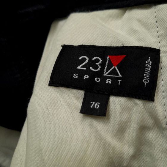 23e Sport
black striped trousers
🔴🔴🔴 รูปที่ 9