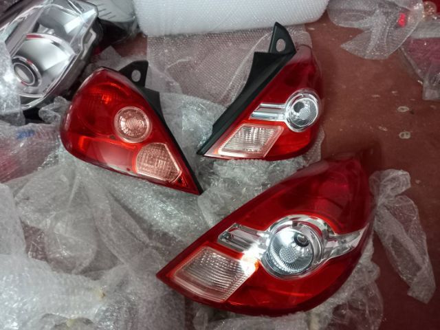 ไฟท้าย ทีด้า