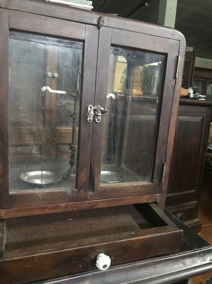 ตู้ไม้สักตราชั่งโบราณ รูปที่ 4