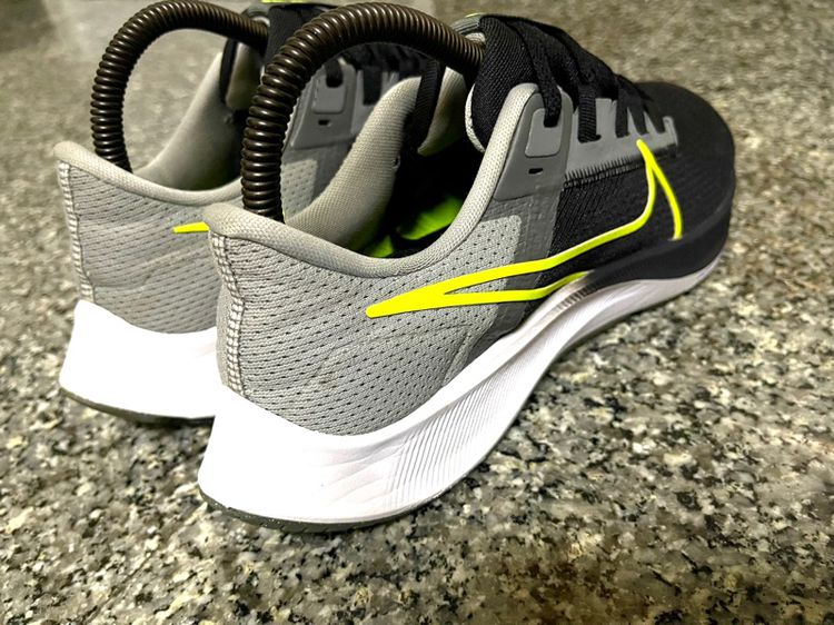 Nike Air Zoom Pegasus 38 Dark Smoke Grey Volt เบอร์41 รูปที่ 4