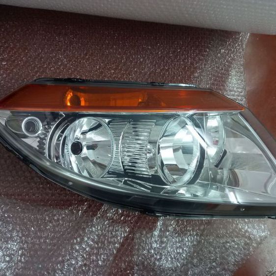 ไฟหน้า โปตอน