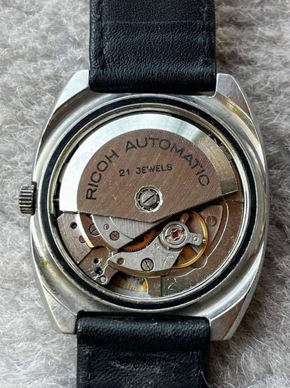 นาฬิกาRICOH AUTOMATIC
ระบบอัตโนมัติ
ตัวเรือนสเตนเลสขัดเงา รูปที่ 9