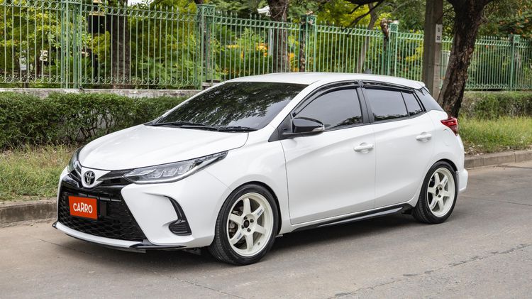 Toyota Yaris 2020 1.2 Sport Hatchback Sedan เบนซิน ไม่ติดแก๊ส เกียร์อัตโนมัติ ขาว รูปที่ 3