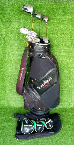กอล์ฟ SOLD  St Andrews Scotland set of golf clubs in bag.
