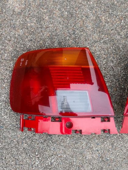 ไฟท้ายเดิม Audi A4 b5 ปี95-96 รุ่นสามสี เก่านอก สภาพดีครบคู่ และ ไฟมุม คู่หน้า ซ้ายขวา ของแท้ สภาพสวยใส รูปที่ 3