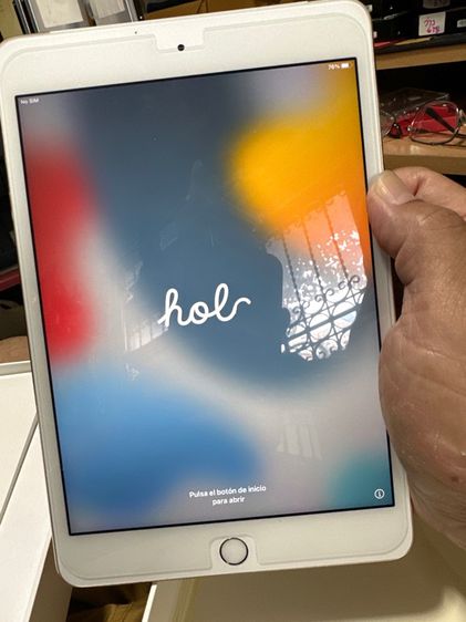 Apple iPad Mini 4 Cellular 16 GB ใส่ซิมได้ สภาพเหมือนใหม่ ศูนย์ไทย ยกกล่อง