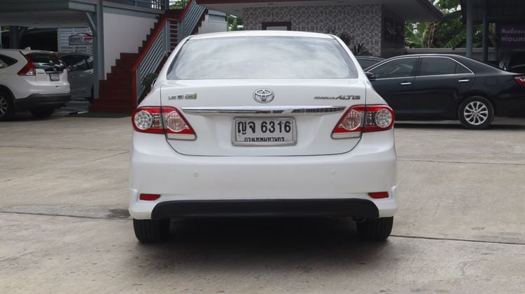 Toyota Altis 2011 1.6 E Sedan เบนซิน ไม่ติดแก๊ส เกียร์อัตโนมัติ ขาว รูปที่ 4