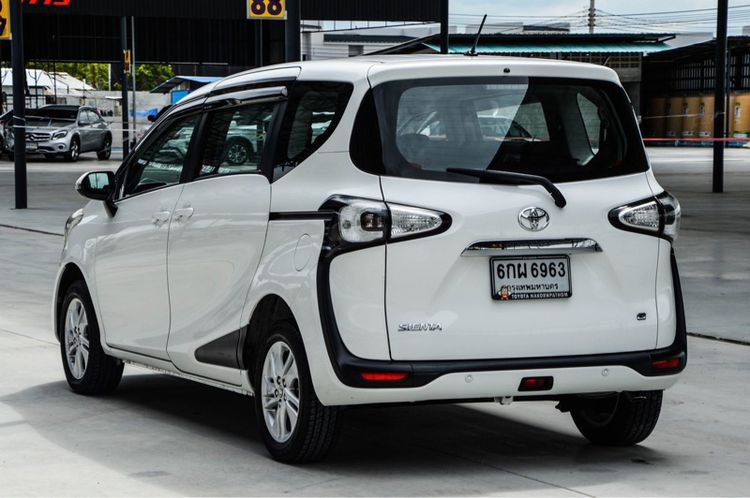 Toyota Sienta 2017 1.5 G Utility-car เบนซิน ไม่ติดแก๊ส เกียร์อัตโนมัติ ขาว รูปที่ 4
