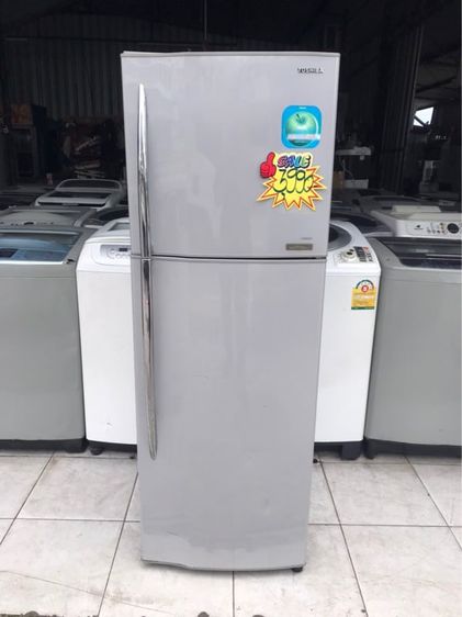 ขายตู้เย็นมือสองยี่ห้อโตชิบาขนาดแปดคิวราคาทุถูกสภาพสวยพร้อมใช้งาน 3990 บาท