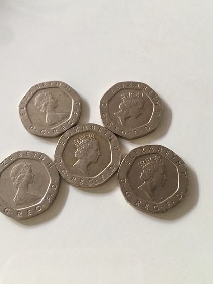 เหรียญต่างประเทศอังกฤษ  twenty penpe ปี 1982 สองเหรีญ 1996 สอง 1995 รวมห้าเหรียญ สภาพสวยมาก รูปที่ 5