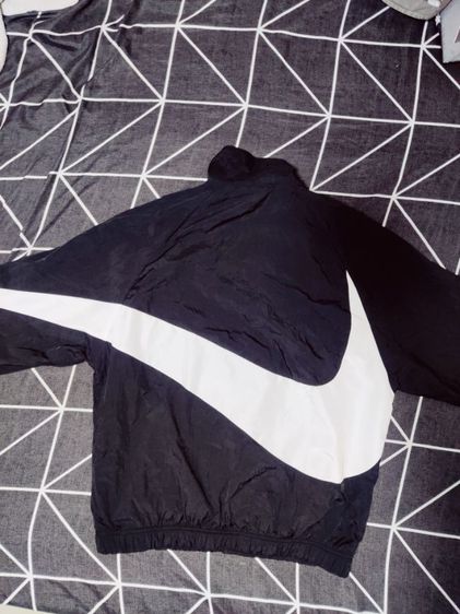 เสื้อ Nike Big Swoosh Woven Jacket แท้ รูปที่ 2
