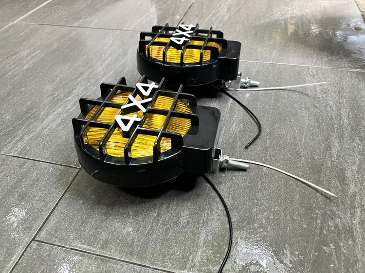 ไฟตัดหมอก สปอร์ตไลท์ ใส่ Off Road Jeep Land Rover กระบะ Halogen H3 LED 55Watt แสงสีเหลือง รูปที่ 2