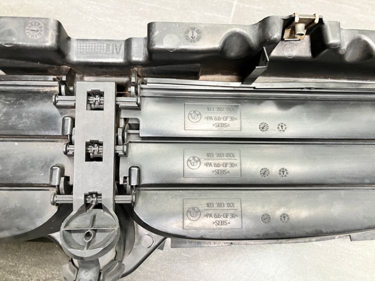 BMW E60 LCi หม้อน้ำ พัดลมไฟฟ้า รังผึ้งแอร์ ออยคูลเลอร์เกียร์ เพาเวอร์ พวงมาลัย ของแท้ มือสอง 520d 520i 523i 525i รูปที่ 18