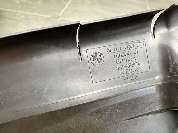 แผ่นกระจกข้าง BMW E60 รุ่น PreLCi และ LCi 520i 520D 525i 525ise 530i  ช่องลมกระจังหน้า E60 LCi รูปที่ 17