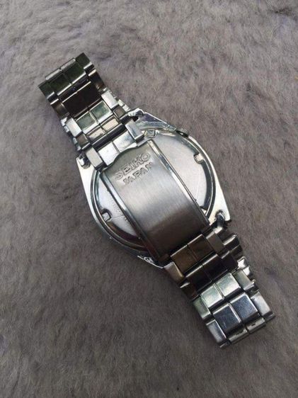 นาฬิกาSEIKO 5 7009 AUTOMATIC JAPAN 
ระบบอัตโนมัติ
ตัวเรือนสเตนเลส ขัดเงา
ขนาดตัวเรือน 37 x 37 มม. รูปที่ 9