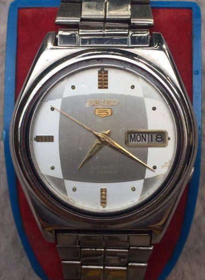 นาฬิกาSEIKO 5 7009 AUTOMATIC JAPAN 
ระบบอัตโนมัติ
ตัวเรือนสเตนเลส ขัดเงา
ขนาดตัวเรือน 37 x 37 มม.