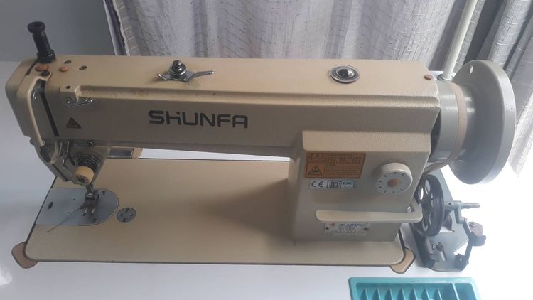 จักรเย็บผ้า กระโหลกใหญ่ เข็มเดี่ยว Shunfa SF202 สภาพดี ใช้งานน้อย อุปกรณ์ครบ