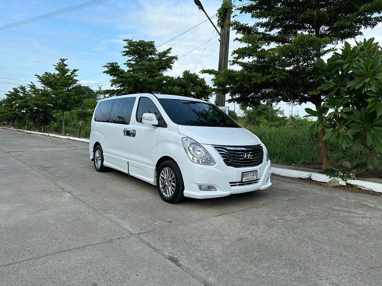 Hyundai Grand Starex 2015 2.5 VIP Utility-car ดีเซล ไม่ติดแก๊ส เกียร์อัตโนมัติ ขาว