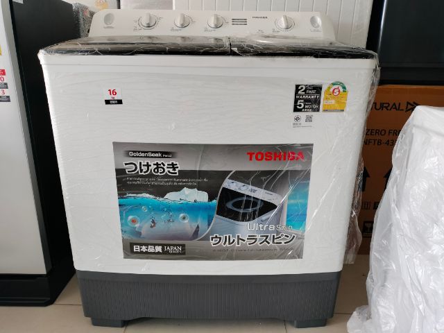 เครื่องซักผ้า 2 ถัง toshiba 16 กิโลกรัมของใหม่ยังไม่ผ่านการใช้งานประกันศูนย์ toshiba ราคา 5990 บาท