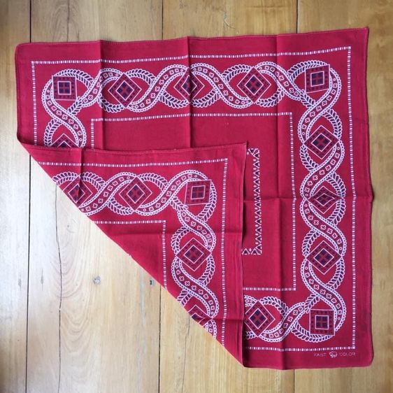 ผ้าเช็ดหน้า สีแดง ตราช้างงวงตก Elephant Trunk Down Handkerchief Bandana รูปที่ 3