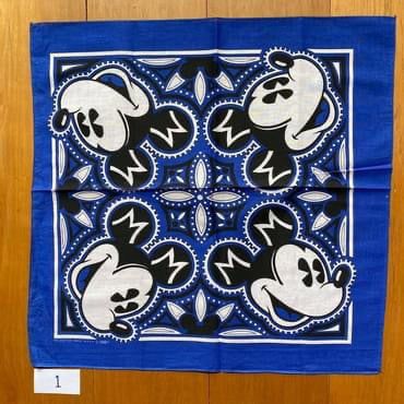ผ้าพันคอ ผ้าเช็ดหน้ามิกกี้เมาส์ ลาย 4 หน้า สีน้ำเงิน (ผืนที่ 1) Mickey Mouse Bandana