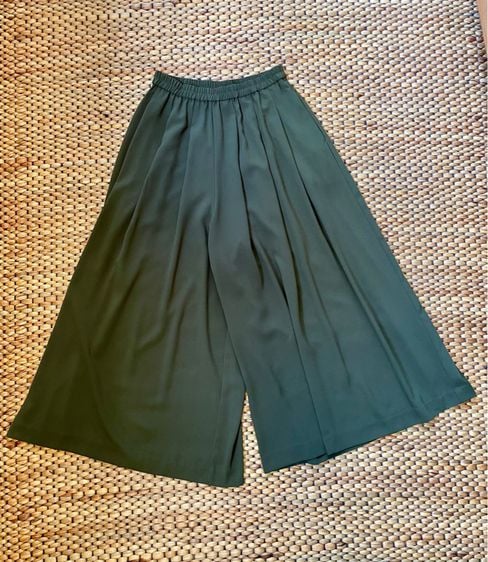 Uniqlo แท้ 🦚 กางเกงขายาว ขาบาน ทรงญี่ปุ่น สีเขียวเข้ม Size S รูปที่ 1